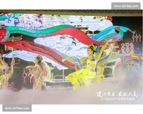 三朵金花翩若惊鸿:凤鸣凌霄演绎东方美学 三朵金花翩若惊鸿:凤鸣凌霄演绎东方美学